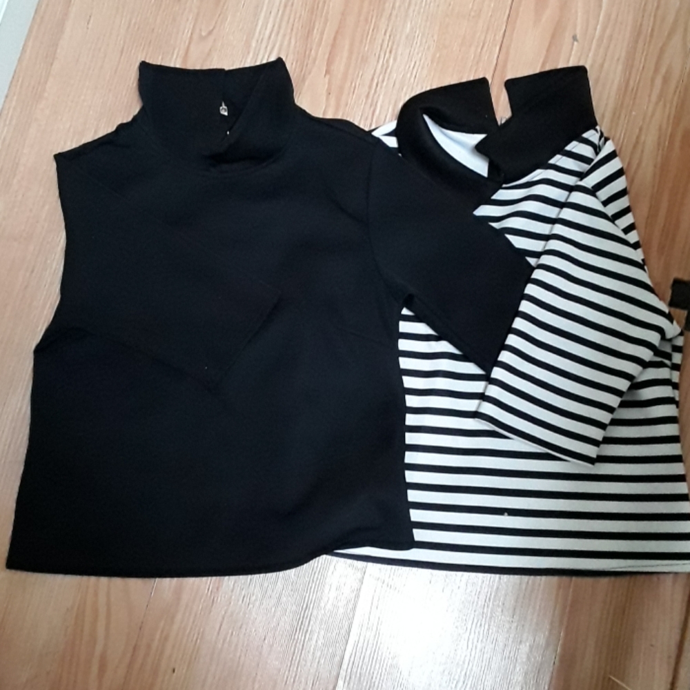 2 women's crop tops,